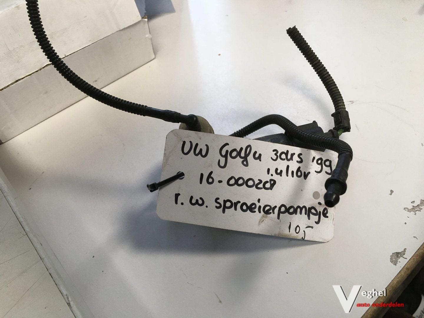Volkswagen Golf 4 '99 ruitensproeierpompje, Gebruikt, -, -, Ophalen of Verzenden