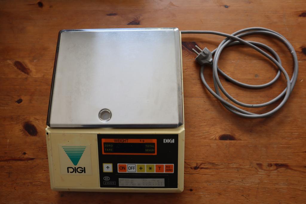 Elektronische weegschaal, Elektronische apparatuur, Weegschalen, Ophalen, Overige typen, 500 gram of grover, Gebruikt