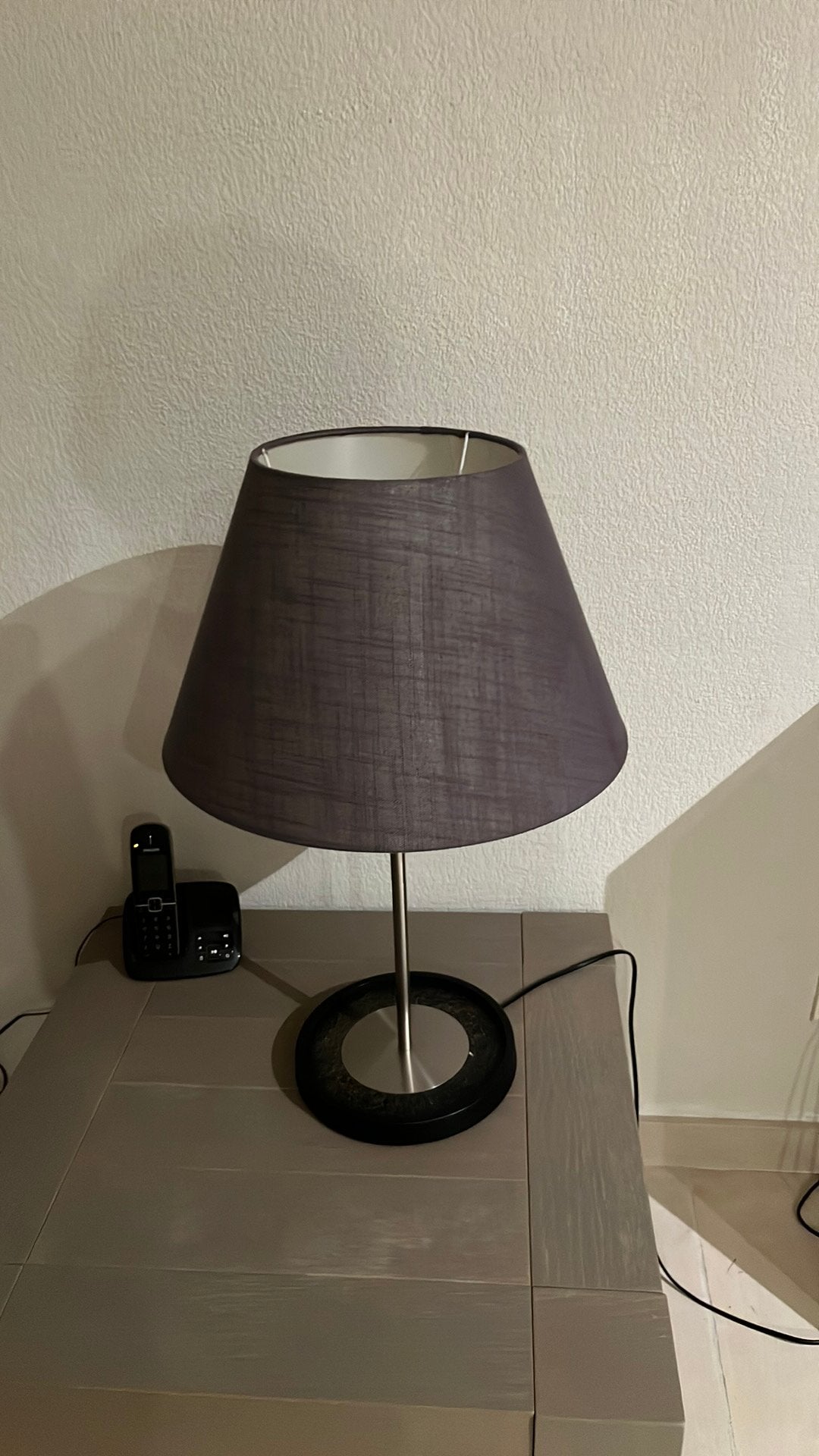 Tafellamp inox voet en grijze kap, Antiek en Kunst, Ophalen