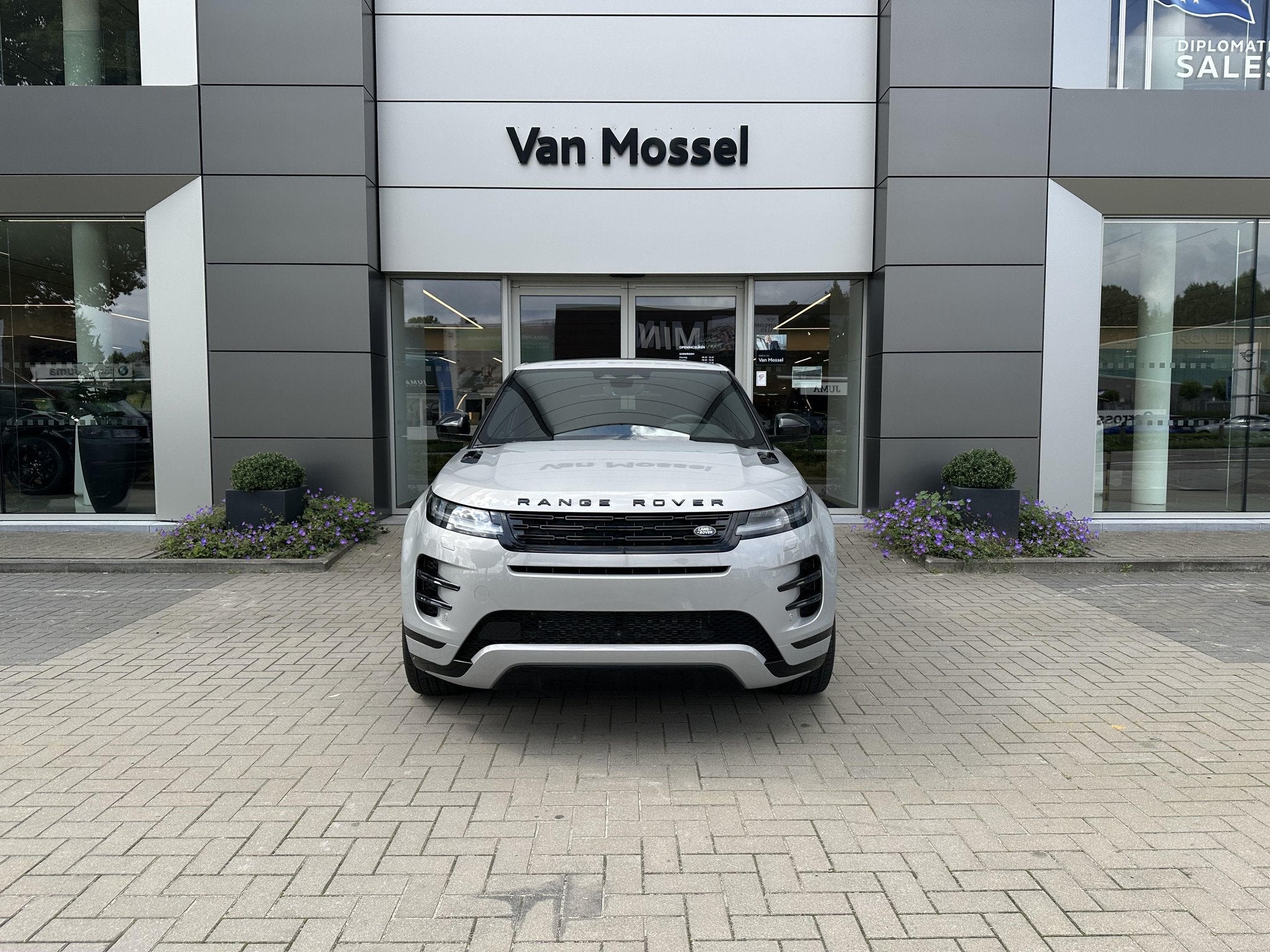 Land Rover Range Rover Evoque P270e Dynamic SE AWD Auto. 26M, Automaat, Zwart, https://public.car-pass.be/vhr/8daf1be1-60d5-4837-bd63-3ee34ba11edd