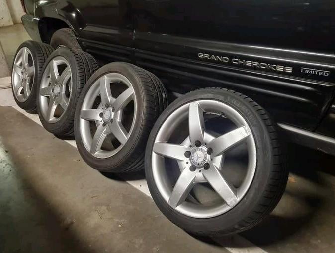 Mercedes CLK AMG velgen
245 40 18, 18 inch, Ophalen of Verzenden, Band(en), Personenwagen