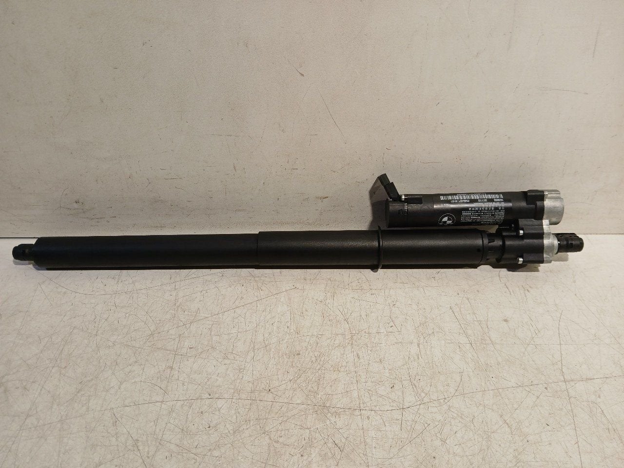 Gasdrukveer links achter BMW 4 serie, Onderdelen@venauto.nl, Van der Ven Autorecycling B.V., Ettenseweg 76, 4706 PB Roosendaal, The Netherlands