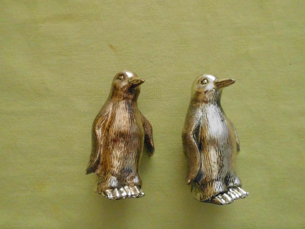pepervat, zoutvat in vorm van pinguin verzilverd, Ophalen