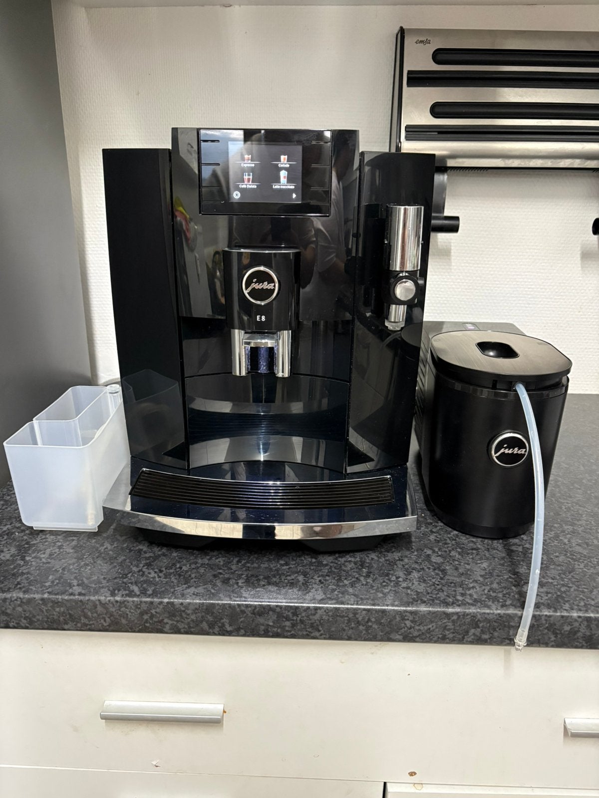 Jura E8 avec cool contrôle, Electroménager, Enlèvement, Comme neuf, Machine à espresso, Café moulu