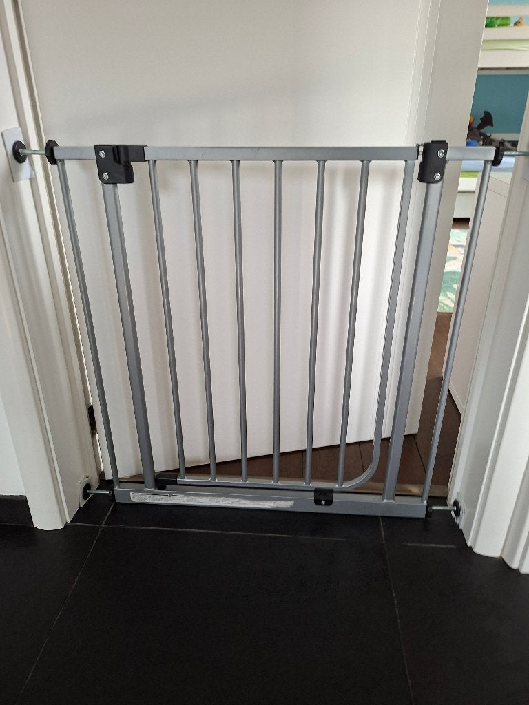 Kinderhekje deurpost, Kinderen en Baby's, Ophalen, Aluminium, Zo goed als nieuw, Schroefhekje