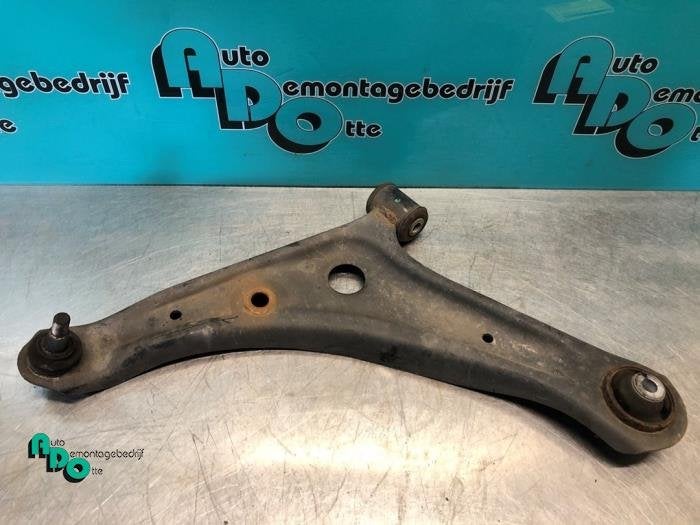 Bras de suspension avant gauche d'un Mitsubishi Space Star (, -, 3 mois de garantie, Utilisé, Mitsubishi