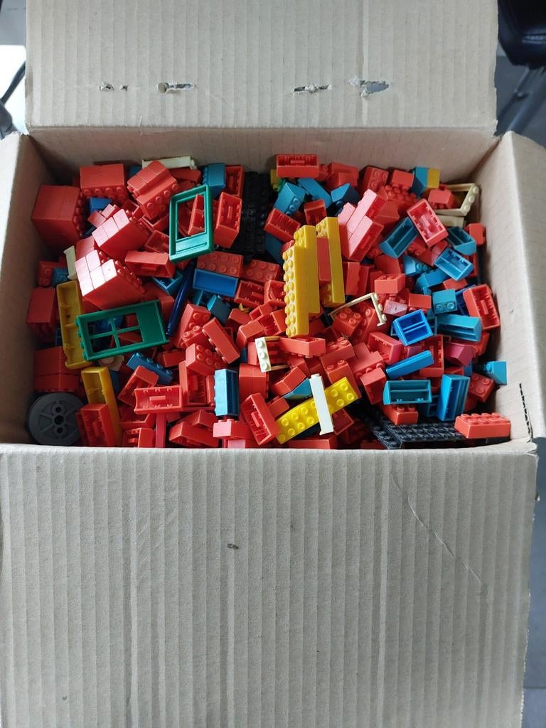 Lego, Enlèvement ou Envoi, Lego