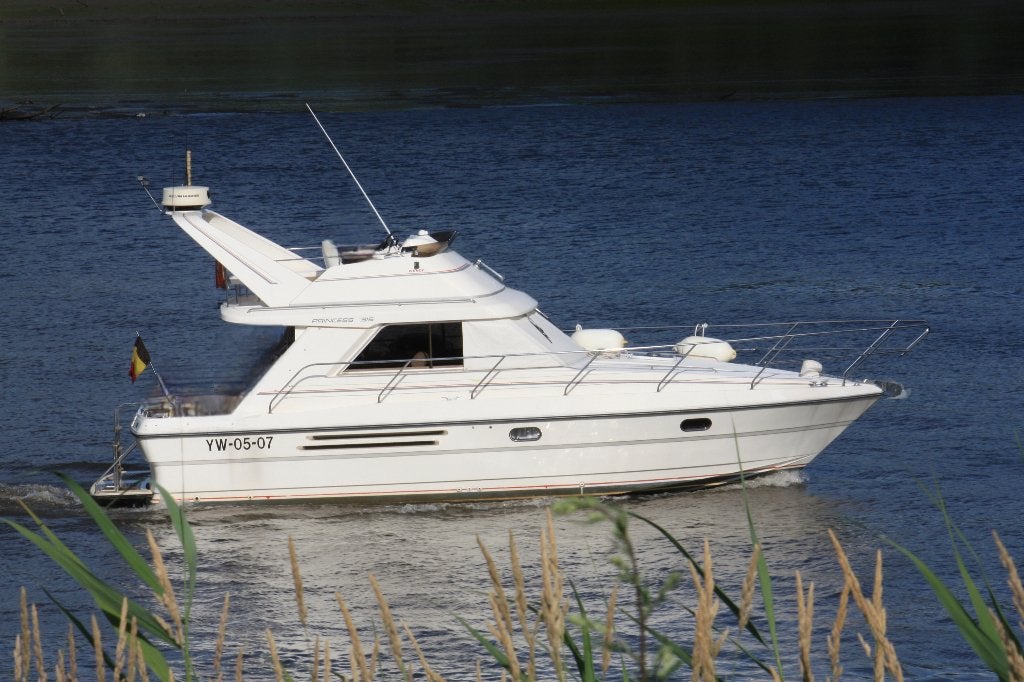 motorboot Princess 315 + trailer, Watersport en Boten, Motorboten en Motorjachten, 10 m, Gebruikt, Binnenboordmotor, Diesel