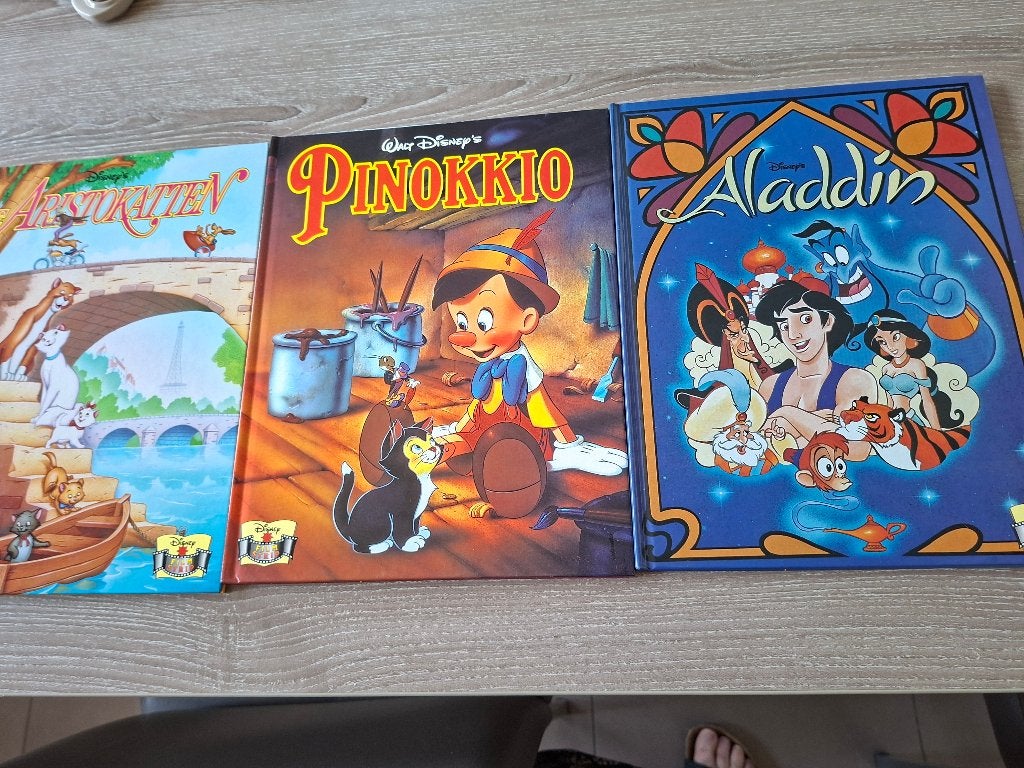 de Aristokatten, Pinokkio, Aladdin (3=6€), Ophalen of Verzenden, Zo goed als nieuw, Sprookjes