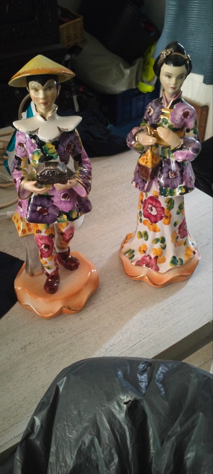Chinese vazen en beeldjes, Ophalen