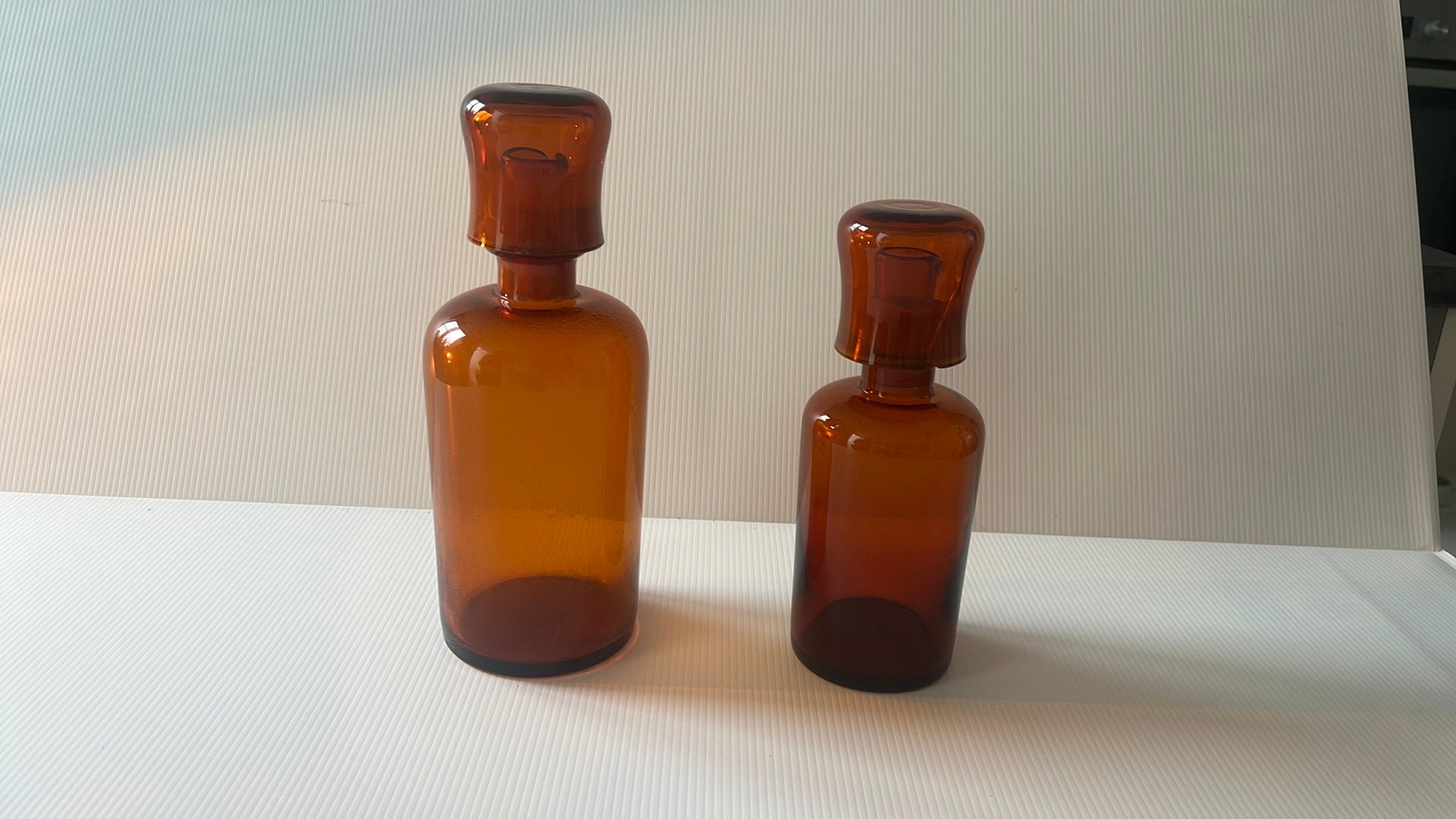 bouteille d'apothicaire en verre ambré de style vintage, Antiquités & Art, Enlèvement ou Envoi