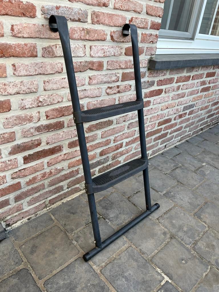 Salta trampoline trapje, Ophalen, Zo goed als nieuw