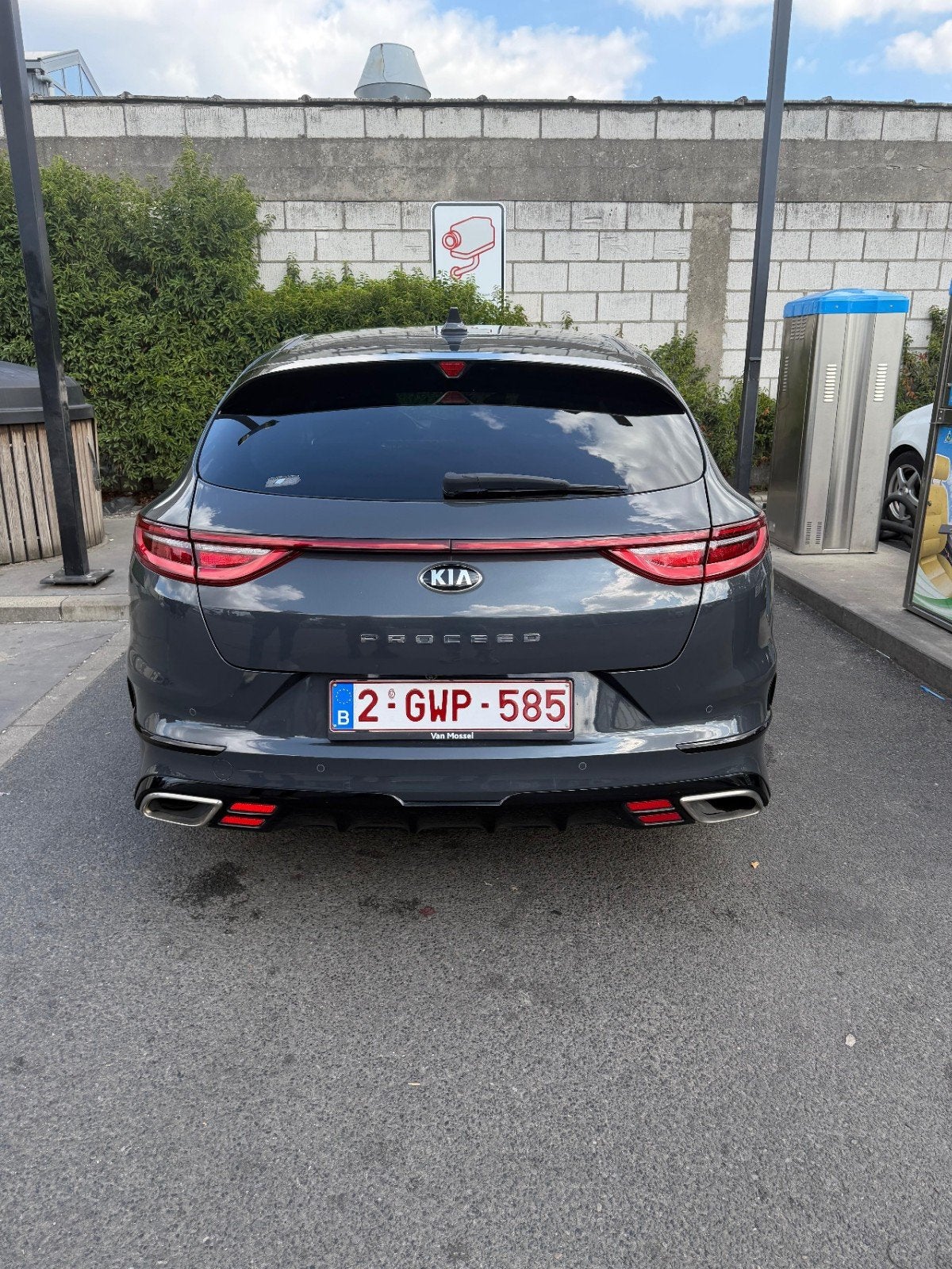 Kia continue, Achat, Euro 6, Carnet d'entretien, Alcantara