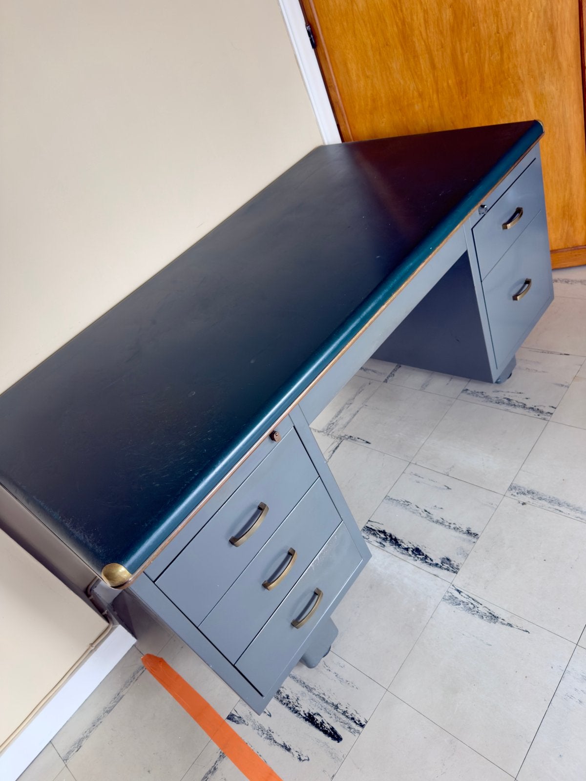 Sclessin - antieken bureau, Enlèvement, Utilisé