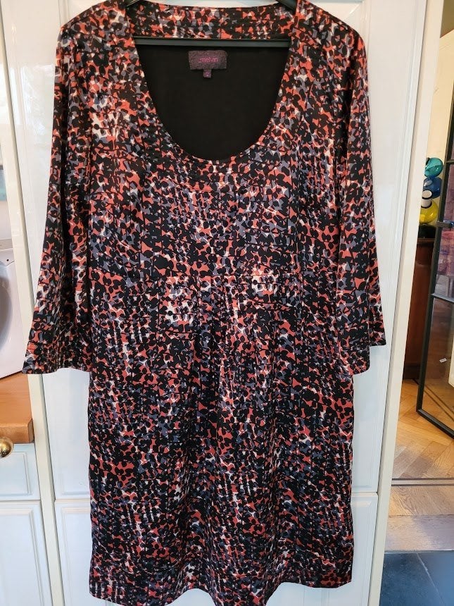 jurk satijn, Kleding | Dames, Maat 42/44 (L), Ophalen of Verzenden, Zo goed als nieuw, Knielengte
