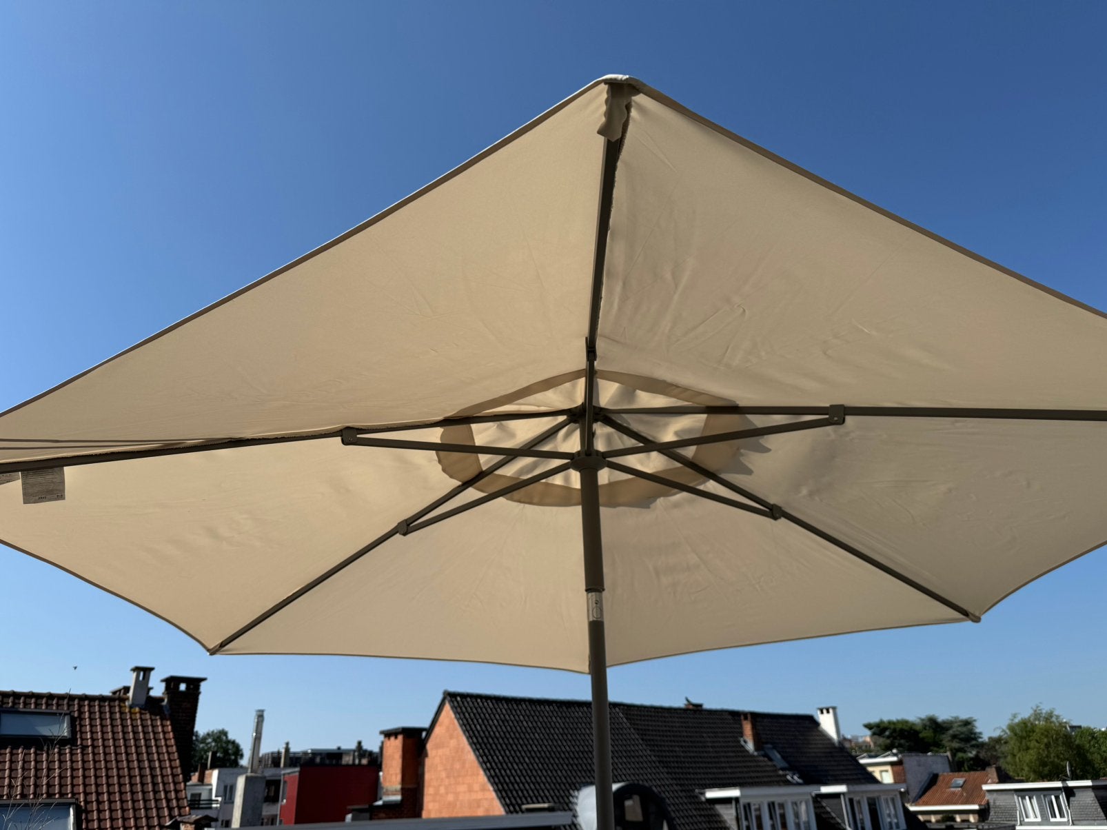 Parasol JOGGESO rond + pied IKEA en béton, Enlèvement, Comme neuf