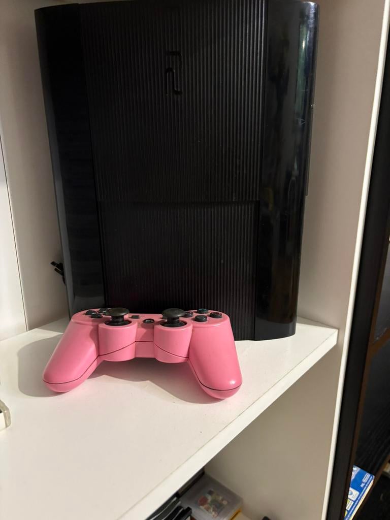 Playstation 3 super slim, Games en Spelcomputers, Ophalen of Verzenden, Zo goed als nieuw
