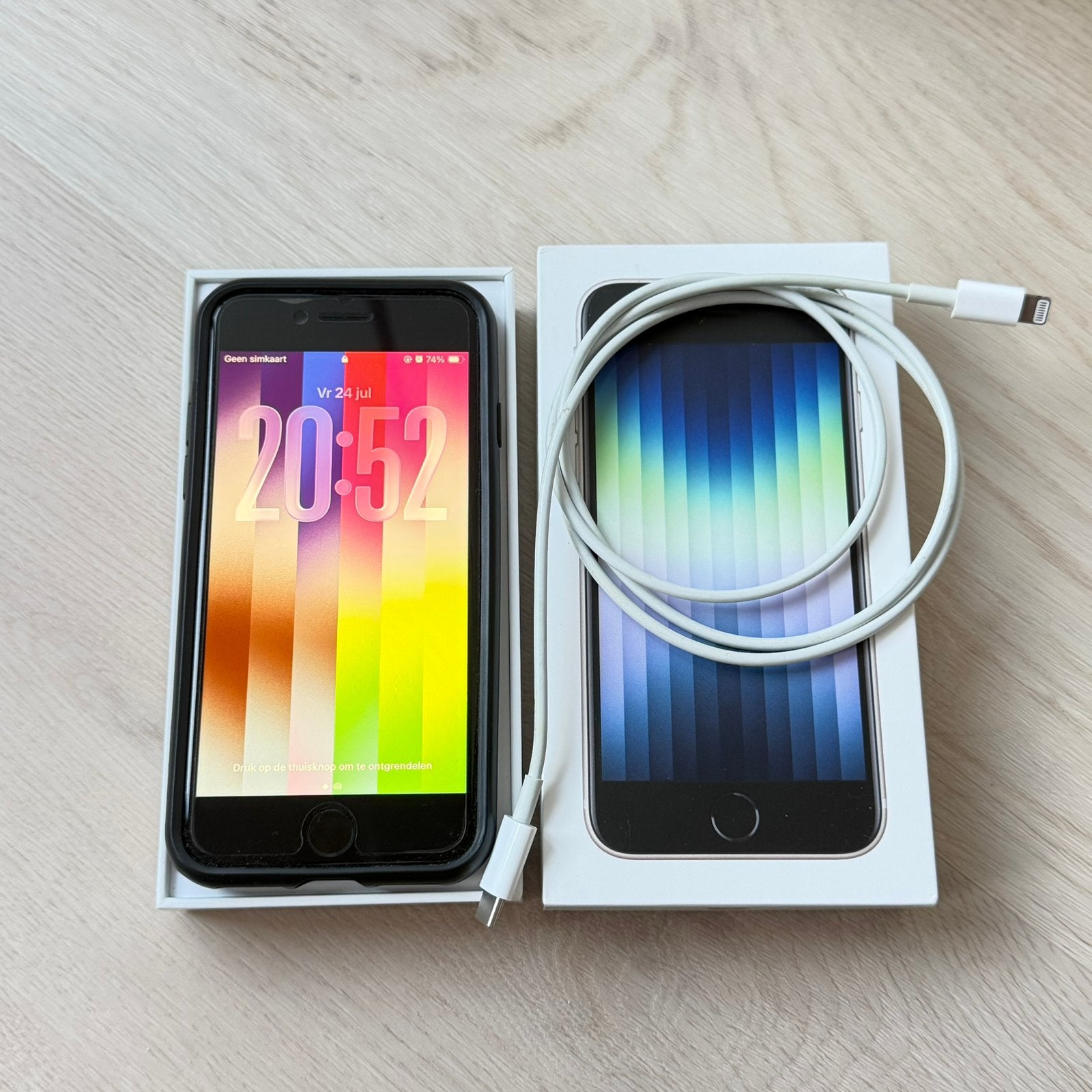 iPhone SE (2022) 3de generatie - 64GB * 4x gratis covers, Gebruikt, Wit, Ophalen of Verzenden, Zonder simlock