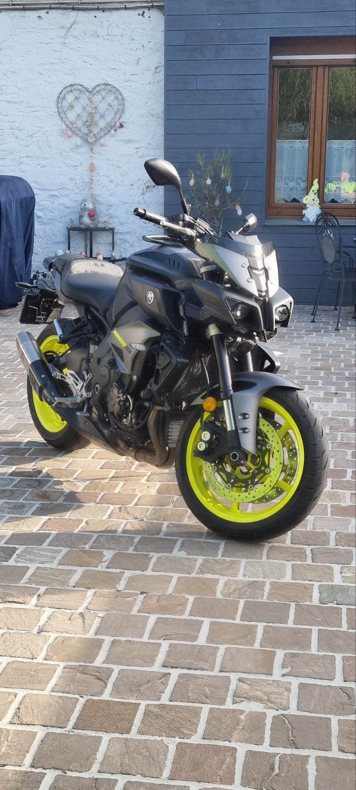 Yamaha mt10, Particulier
