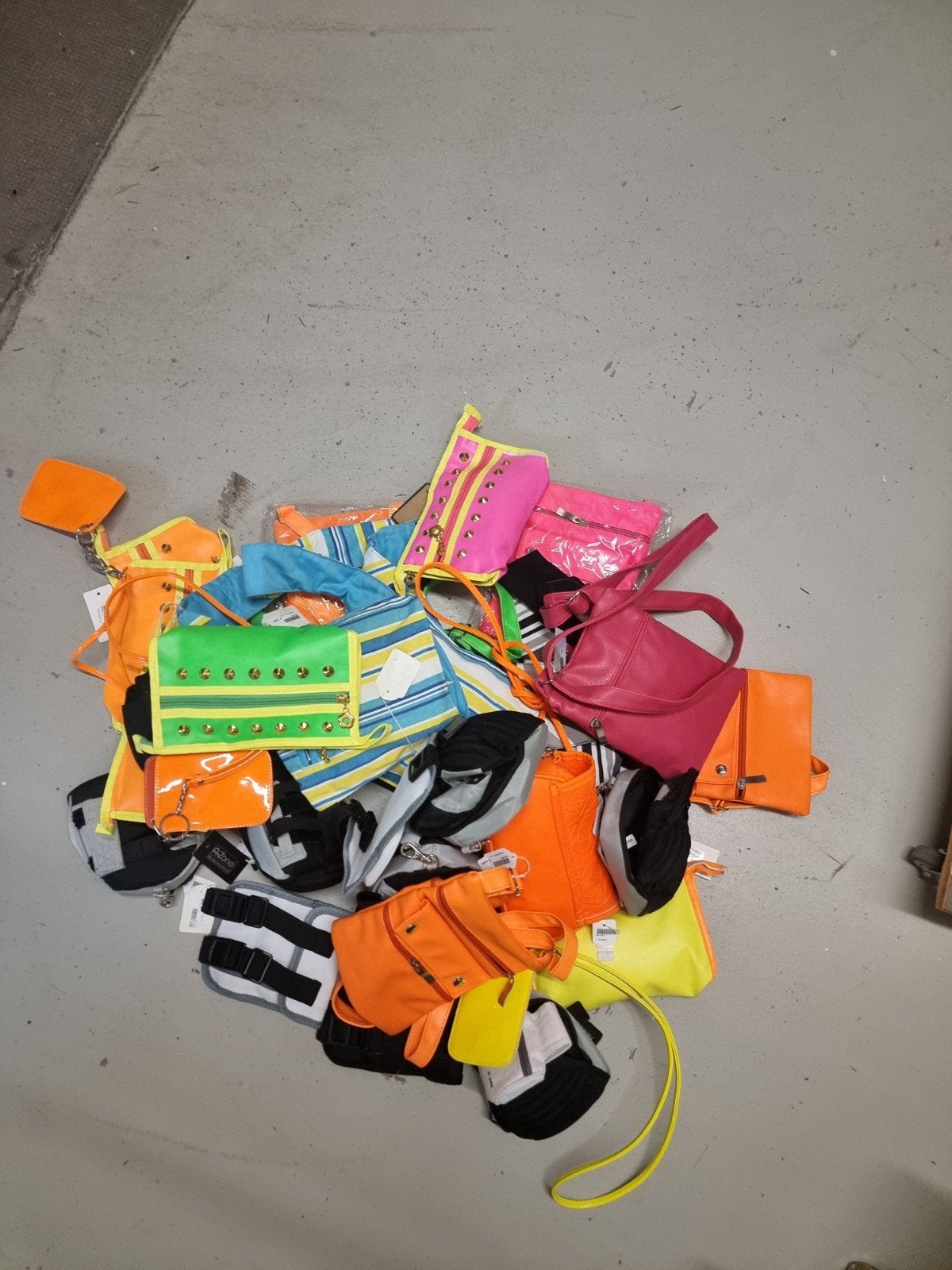 Lot de petits sacs, trousses de toilette, pochettes, tout ce, Bijoux, Sacs & Beauté, Accessoires Autre, Enlèvement