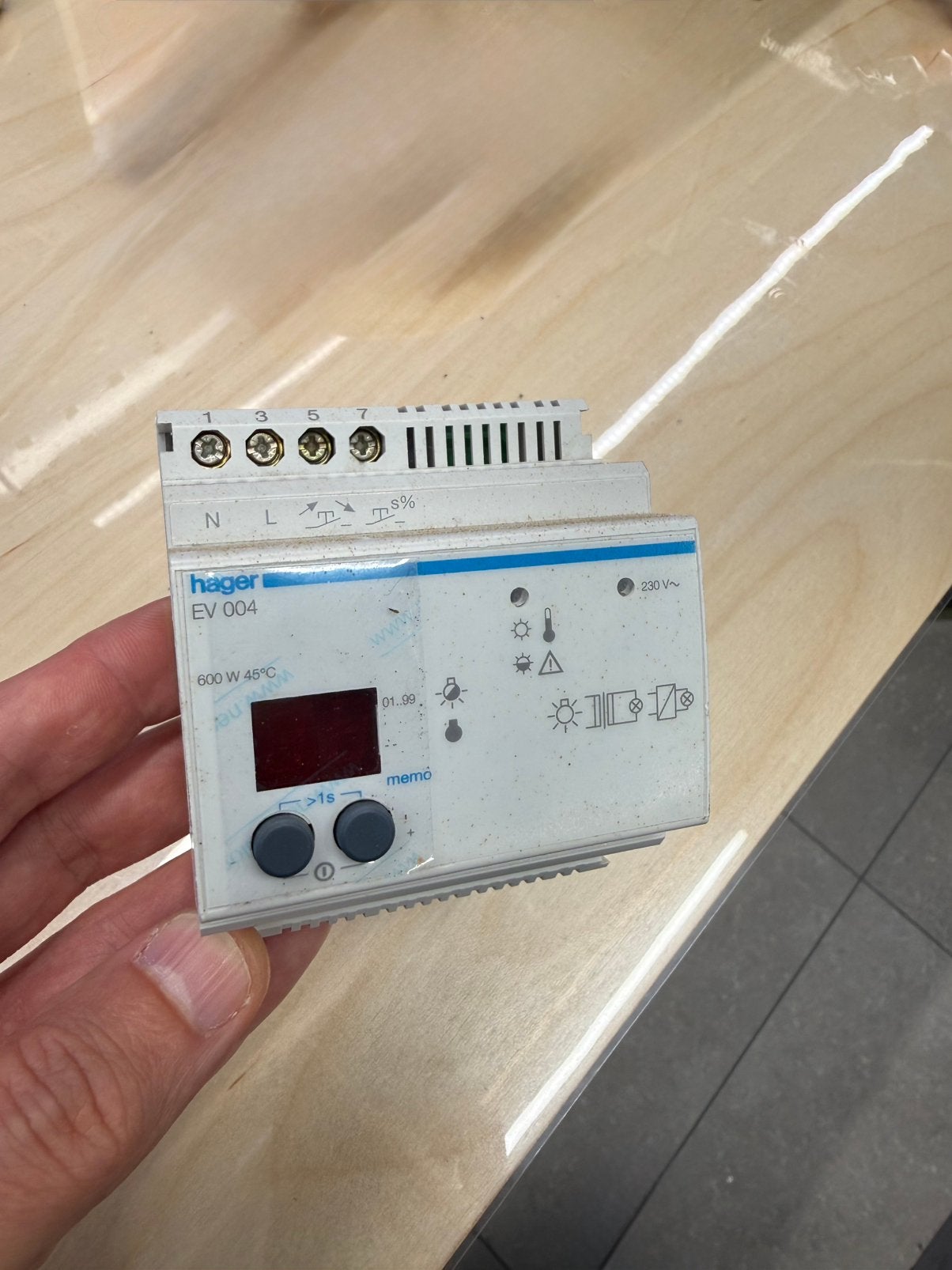 Hager EV004 - Televariateur avec scenarios 600W, Bricolage & Construction, Enlèvement ou Envoi, Comme neuf, Hager