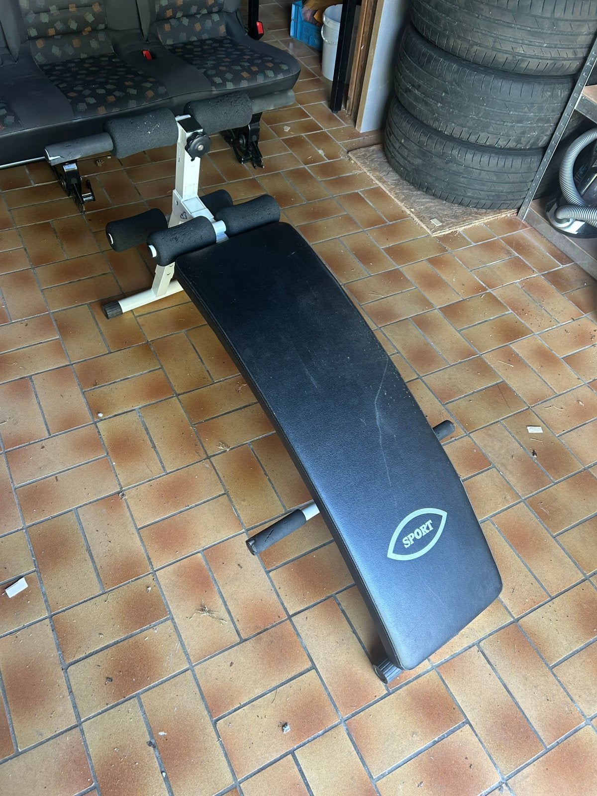 Verstelbare buikspierbank / Sit-up bench, Sport en Fitness, Ophalen, Zo goed als nieuw