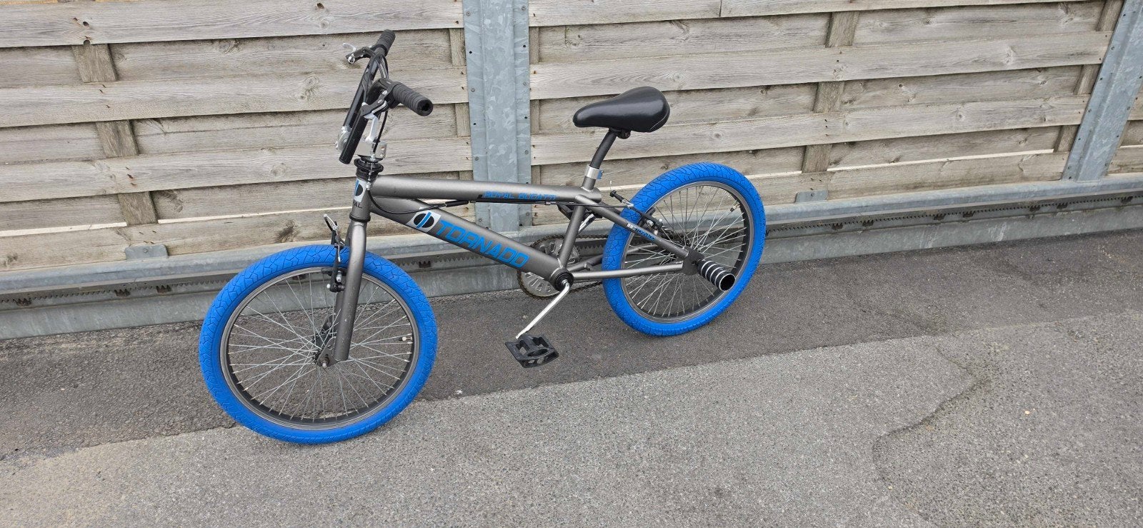 Tornado BMX, Fietsen en Brommers, Ophalen, Gebruikt, Velgrem, Aluminium