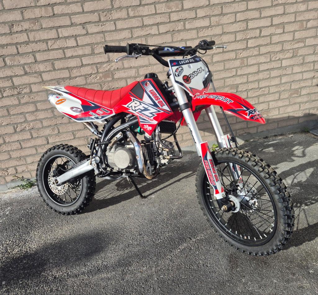 Rfz 140cc pitbike, nieuwstaat!, Fietsen en Brommers, Ophalen