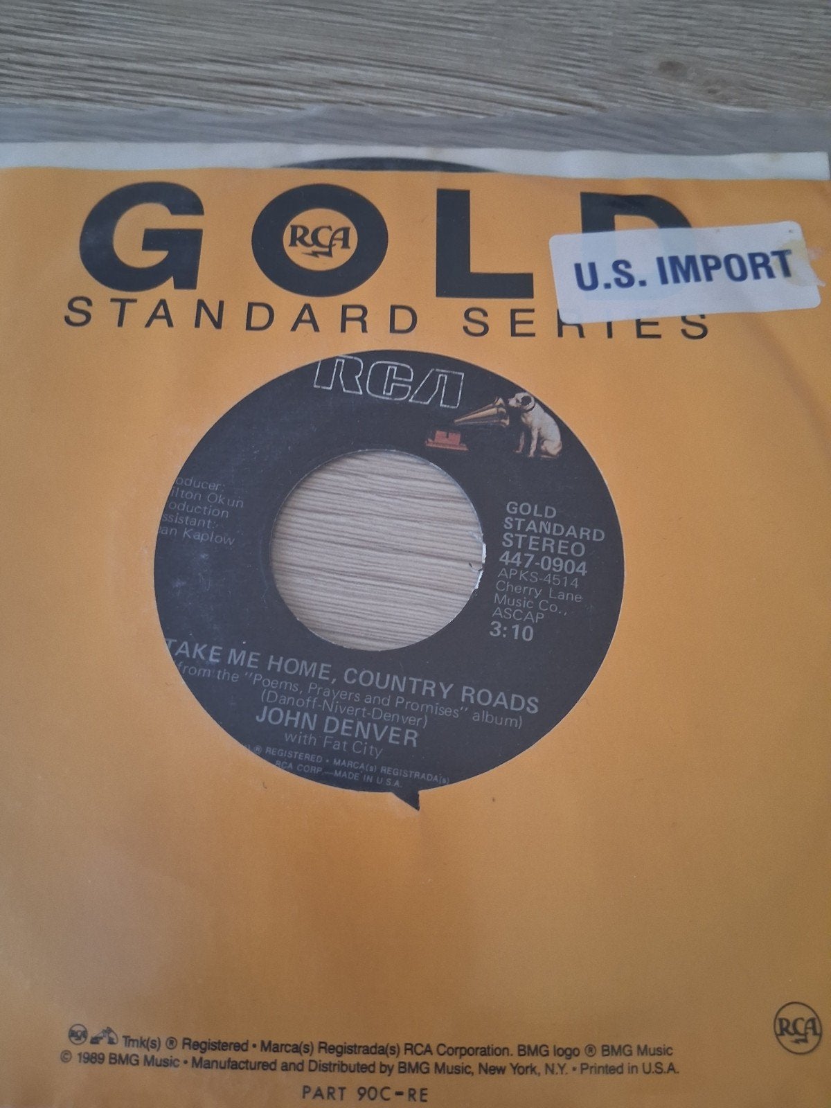 John Denver, Import, Enlèvement