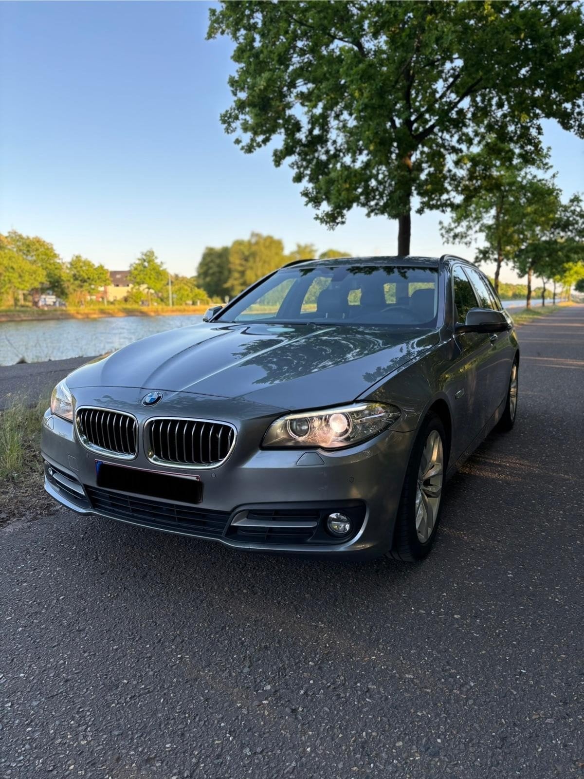 Bmw 518D - EURO6B - Trekhaak - Topauto, Autos, Cuir, Argent ou Gris, Entretenue par le concessionnaire, Noir