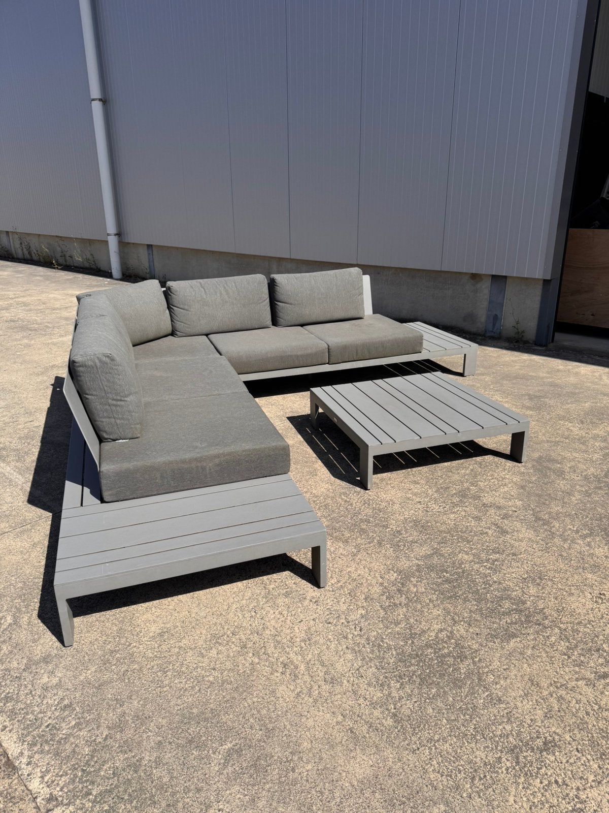 Lounge in de tuin, Ophalen, Zo goed als nieuw