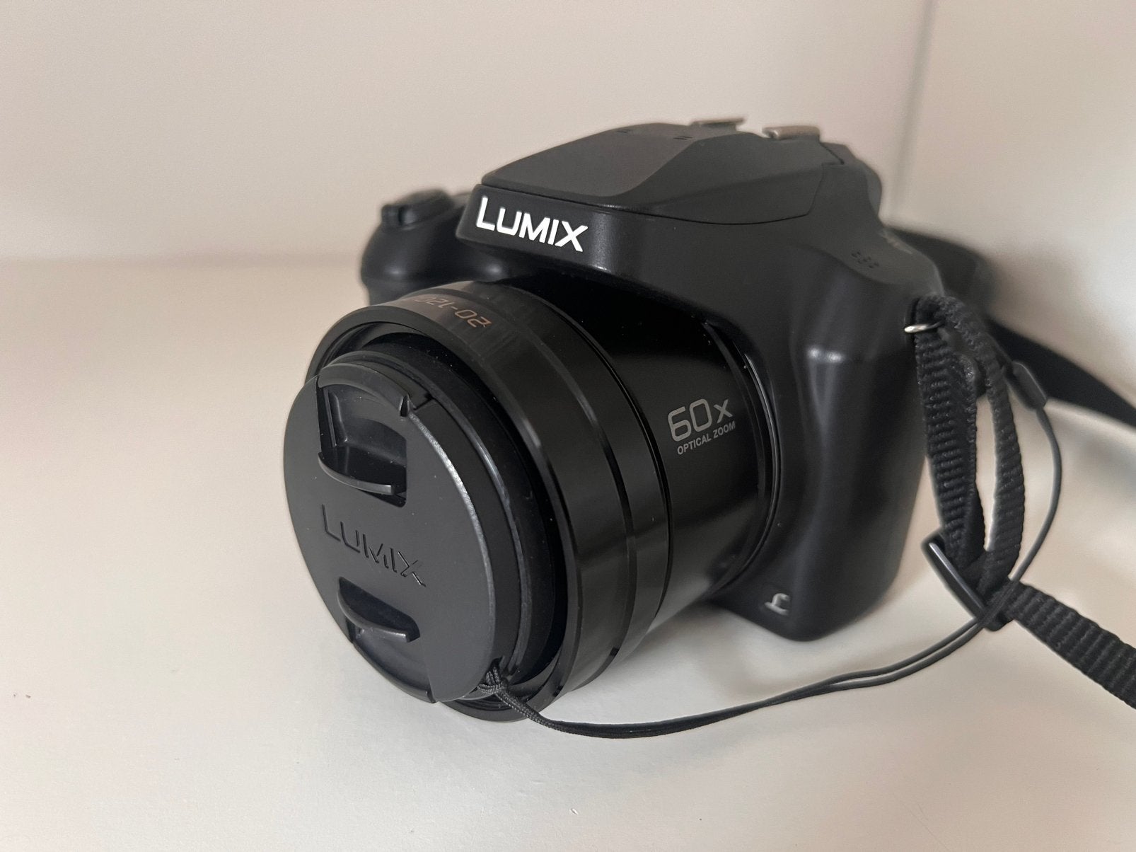 Panasonic Lumix FZ82, Enlèvement ou Envoi, Batterie, Comme neuf, 8 fois ou plus