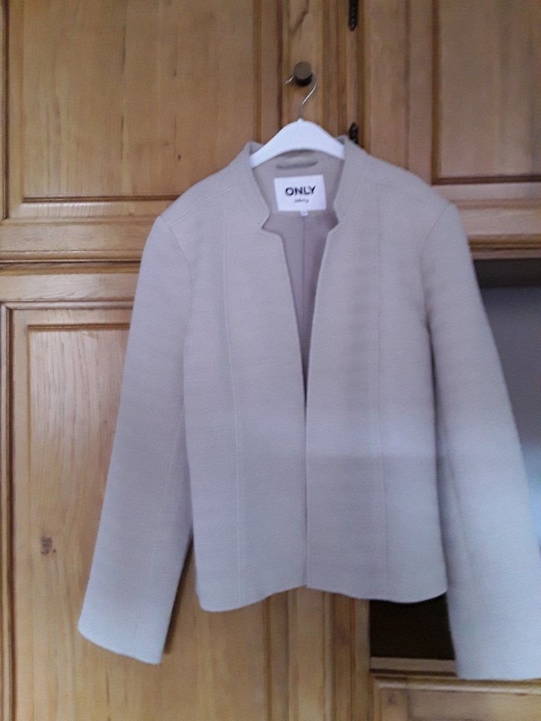 Blazer maat 42 merk Only, Kleding | Dames, Jasjes, Kostuums en Pakken, Only, Beige, Maat 42/44 (L), Nieuw