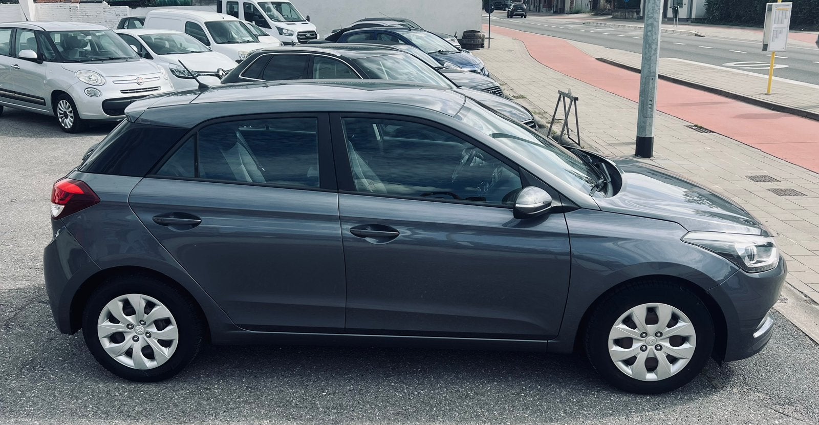 HUYNDAI I20 1.2 ESSENCE 2016 90.000KM, Autos, Argent ou Gris, Euro 6, Entreprise, 1055 kg