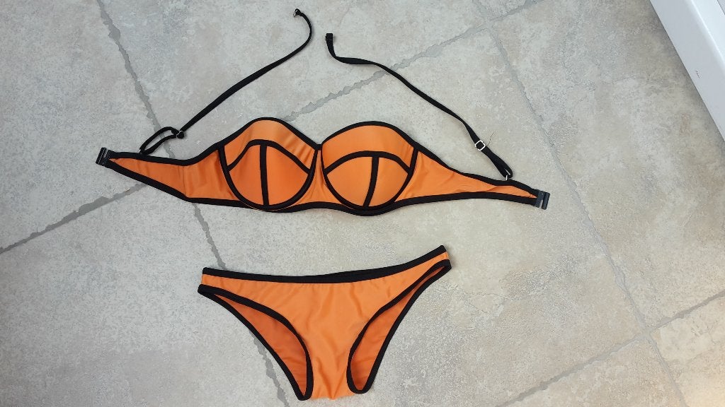 Mooie oranje bikini mt smal, Ophalen of Verzenden, Zo goed als nieuw, Oranje, Bikini