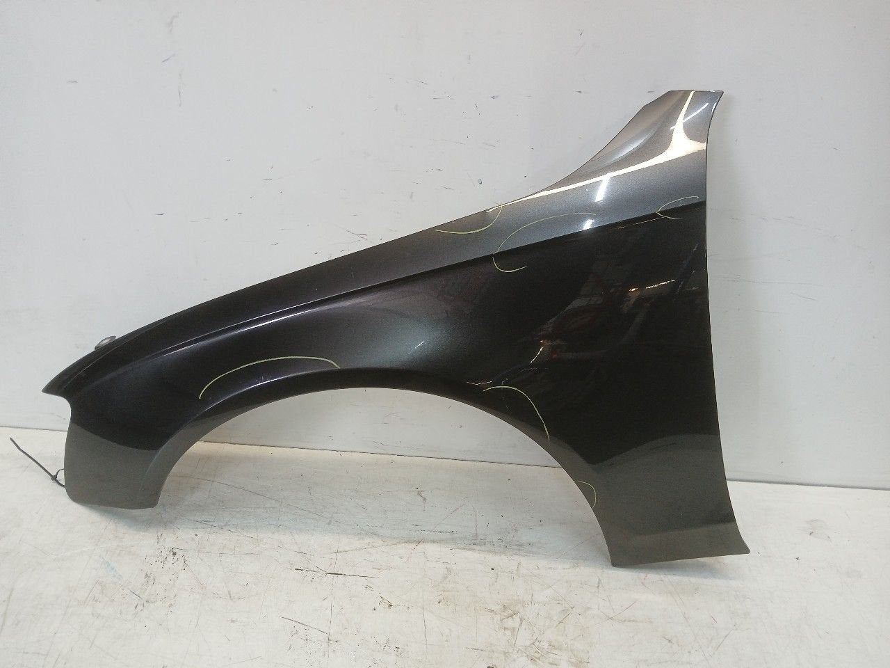 Spatbord links voor Audi A4, Onderdelen@venauto.nl, Van der Ven Autorecycling B.V., Gebruikt, Ettenseweg 76, 4706 PB Roosendaal, The Netherlands