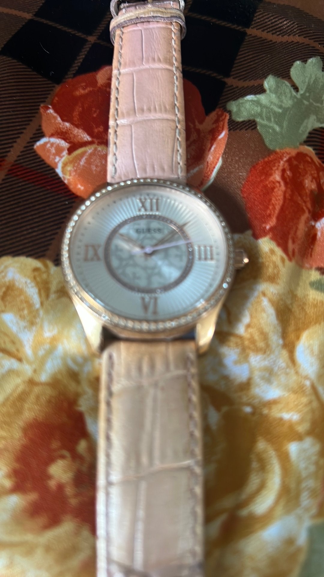 Guess montre, Handtassen en Accessoires, Horloges | Dames, Ophalen of Verzenden, Zo goed als nieuw, Guess