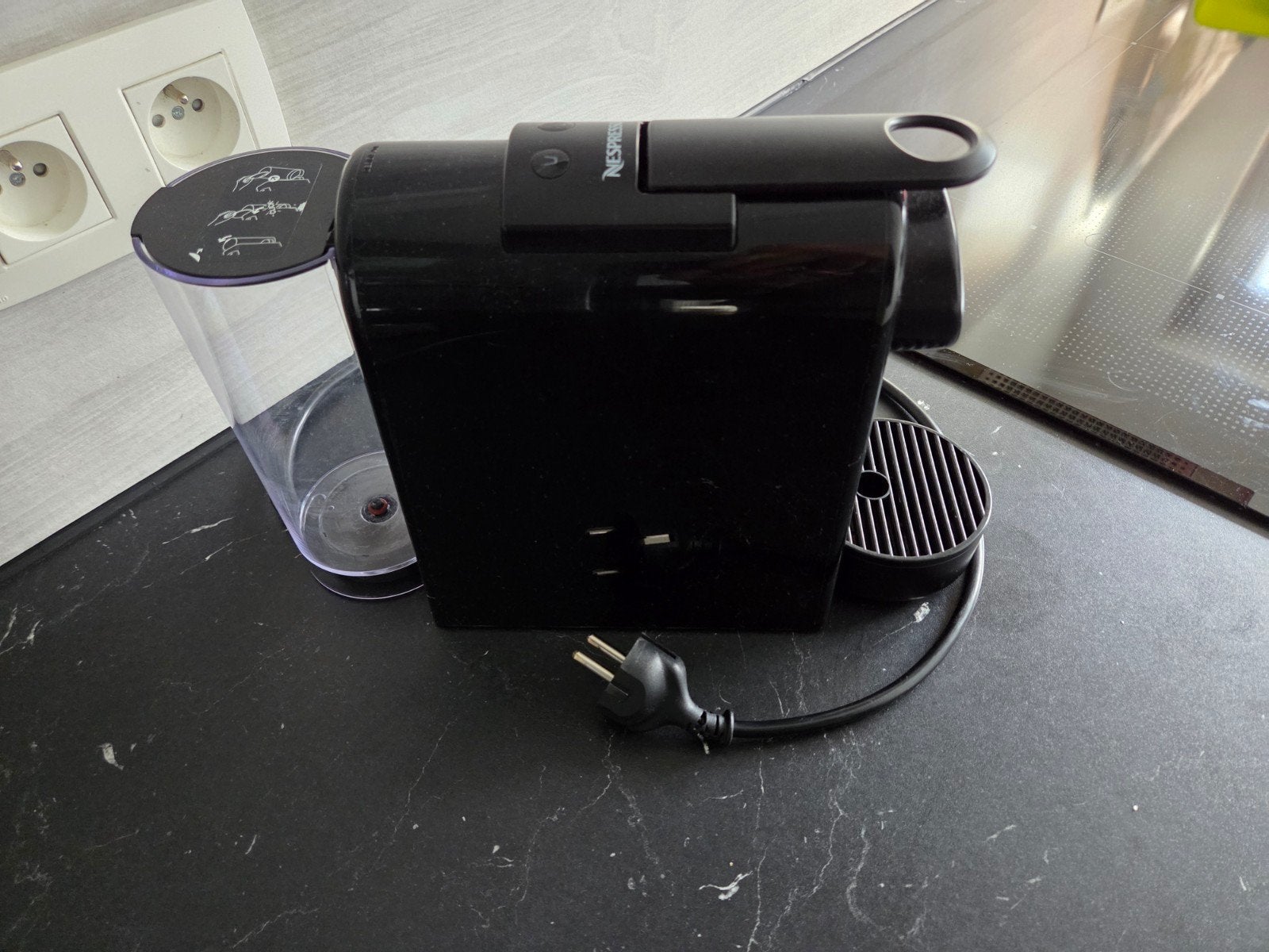 Machine Nespresso Magimix, Machine à espresso, Réservoir d'eau amovible, Dosettes et capsules de café, 1 tasse
