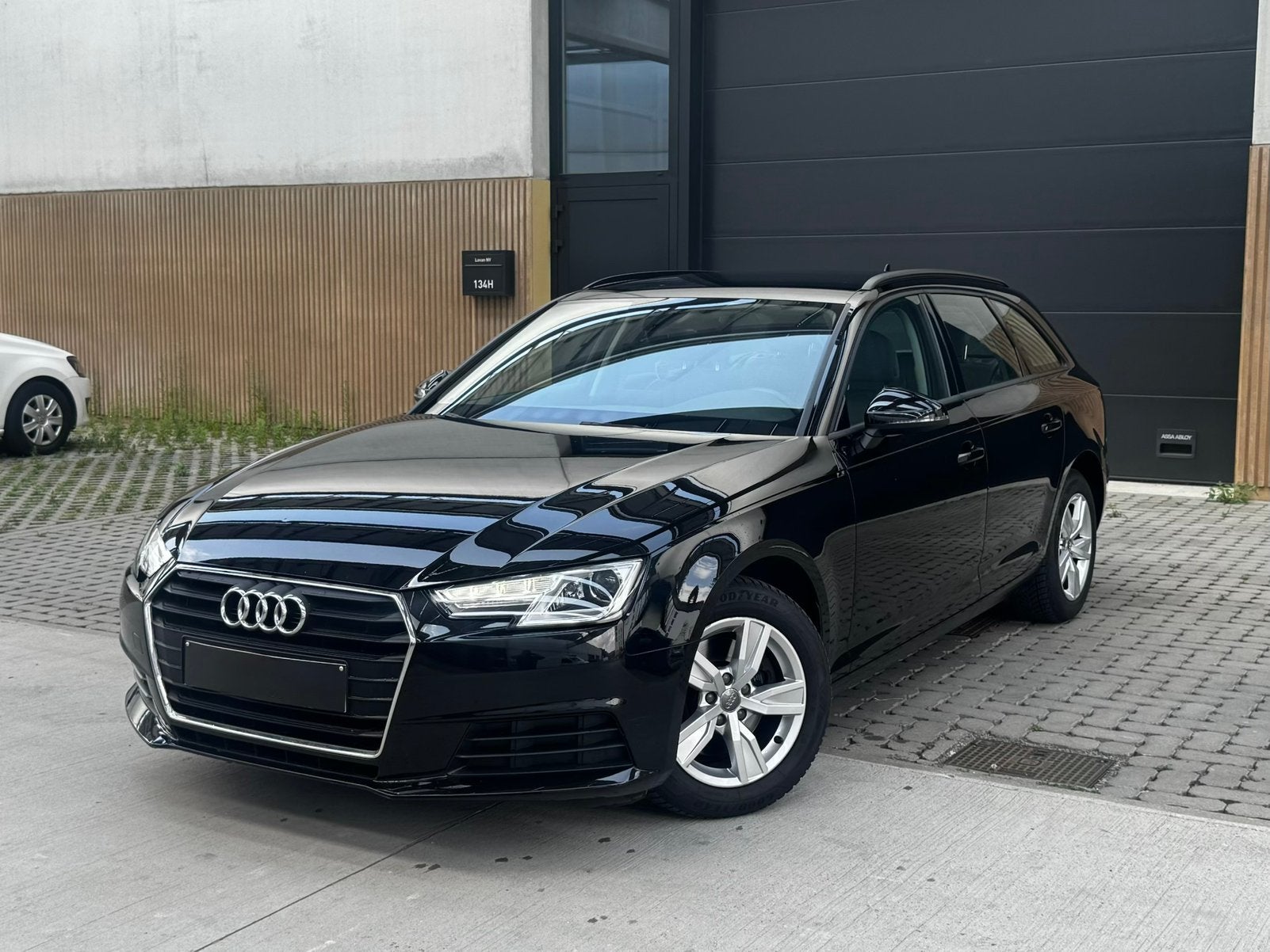 AUDI A4 2.0TDI 150pk S Tronic Euro6b, Auto's, Dealer onderhouden, Euro 6, A4, Bedrijf