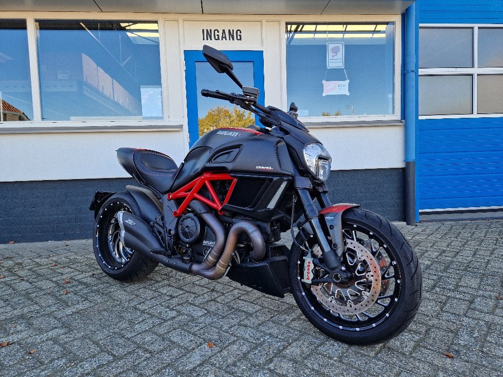 Ducati Diavel Carbon 2014 performance wielen + ZARD NL moto, Motoren, Particulier, Gebruikt
