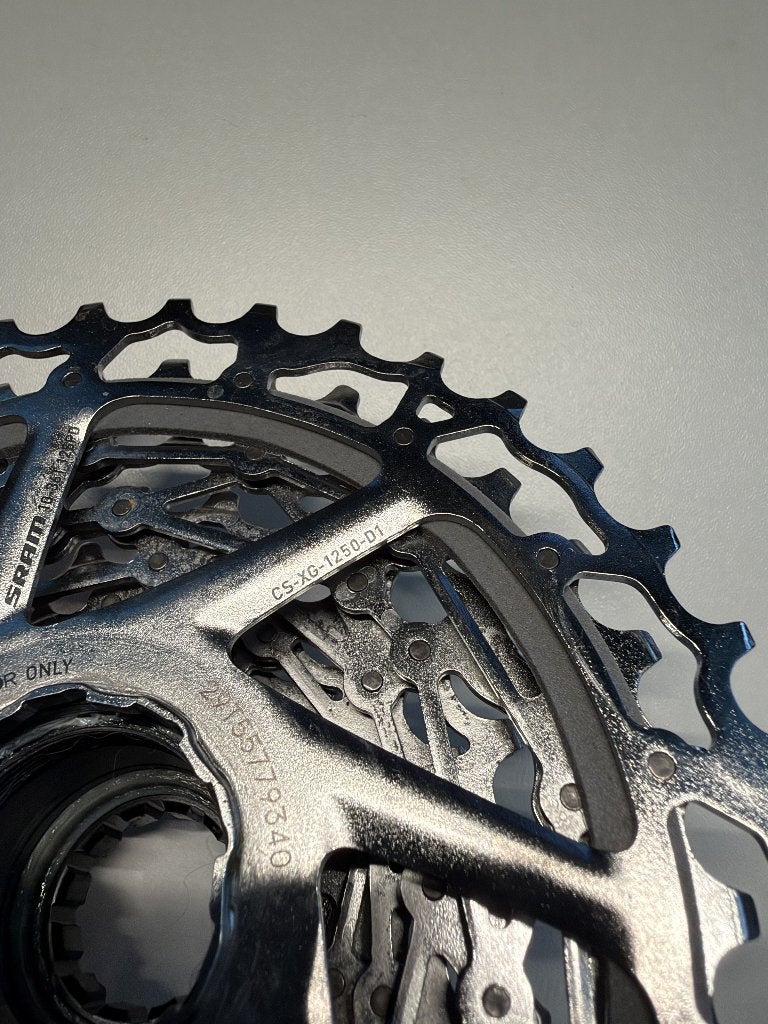 SRAM Rival XG-1250 cassette 12-speed 10-36T (XDR), Fietsen en Brommers, Ophalen, Gravelbike, Staal, Zo goed als nieuw