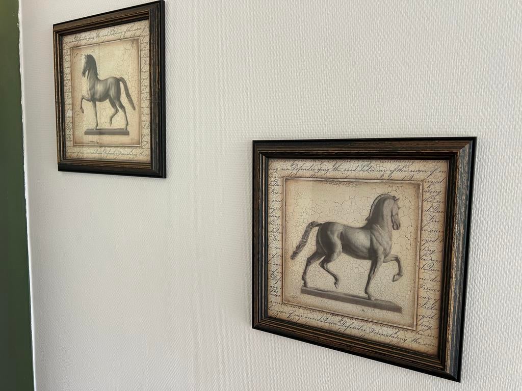 Statuesque Horse I & II, Ophalen