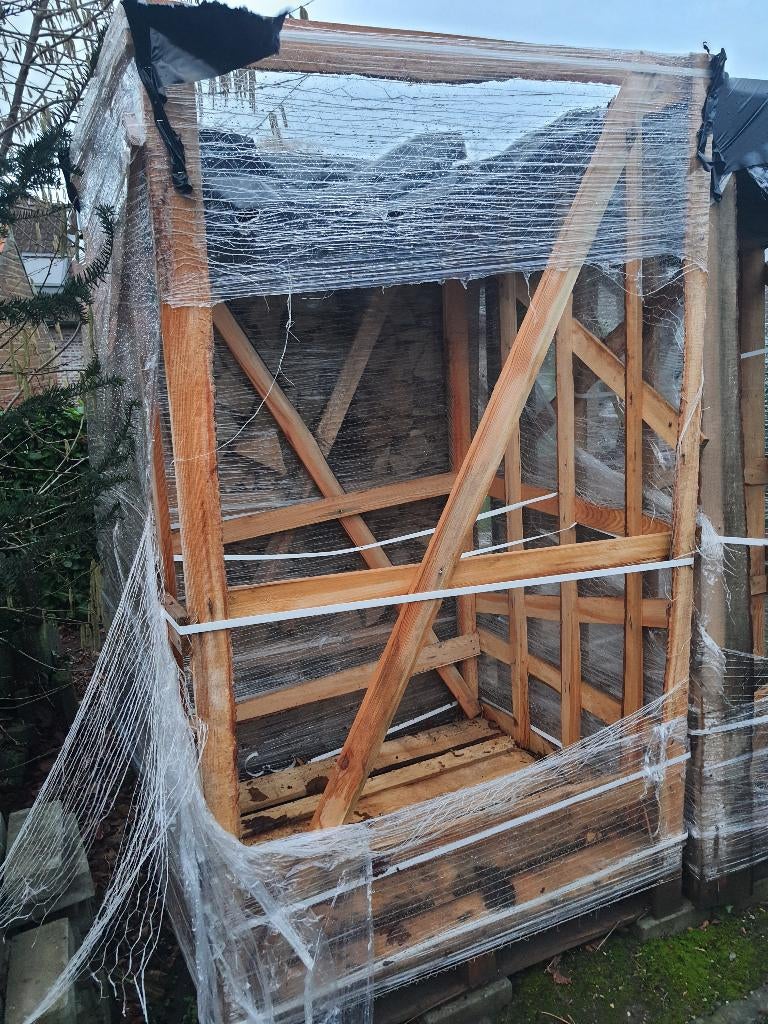 Houten kist te koop (voor stapelen brandhout), Ophalen, Gebruikt