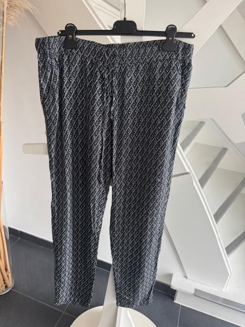 Grijze losse broek Liv maat 40, Ophalen of Verzenden, Maat 38/40 (M)