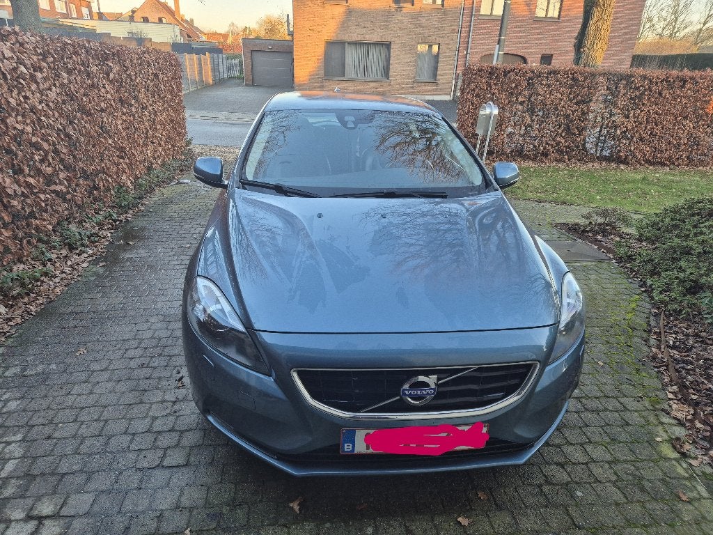 Vendez ma VOLVO V40, Autos, Volvo, Euro 5, Achat, 110 kW, Boîte manuelle