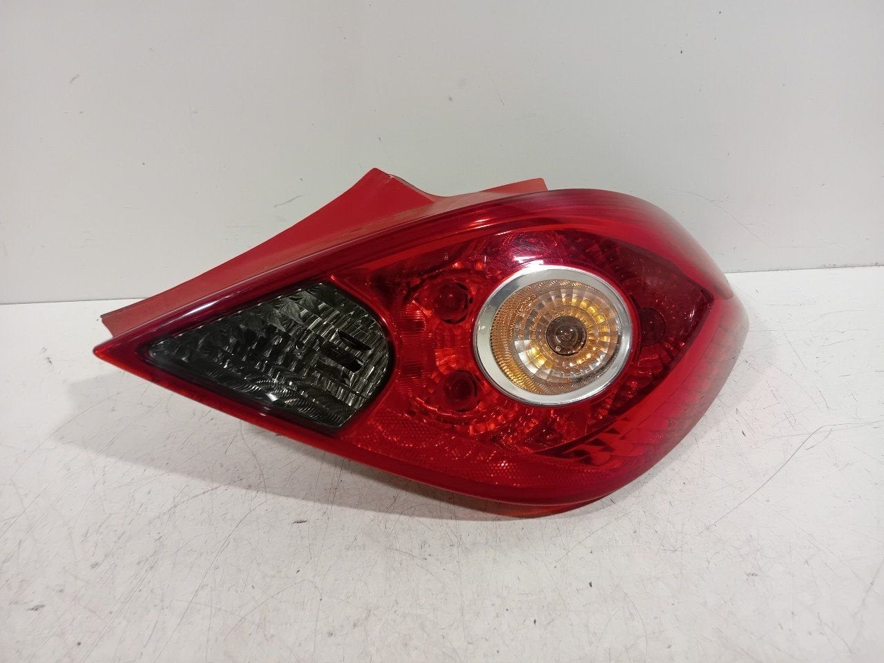 Achterlicht carrosserie rechts Opel Corsa, Onderdelen@venauto.nl, Van der Ven Autorecycling B.V., Ettenseweg 76, 4706 PB Roosendaal, The Netherlands