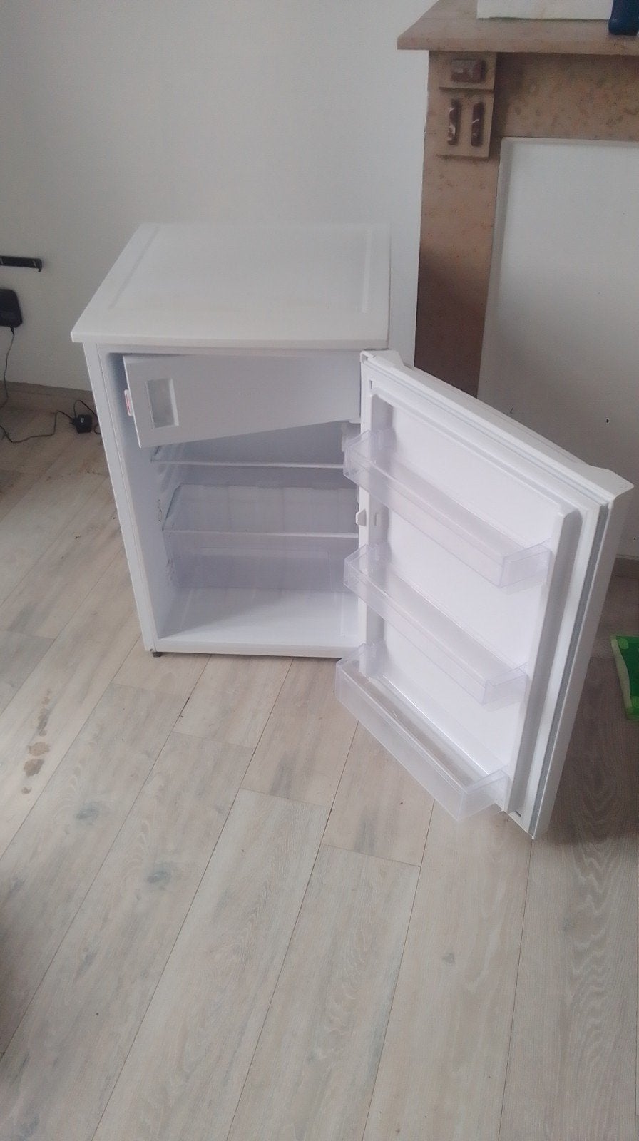 waltham frigo, Electroménager, Avec compartiment congélateur, 85 à 120 cm, Enlèvement, Utilisé