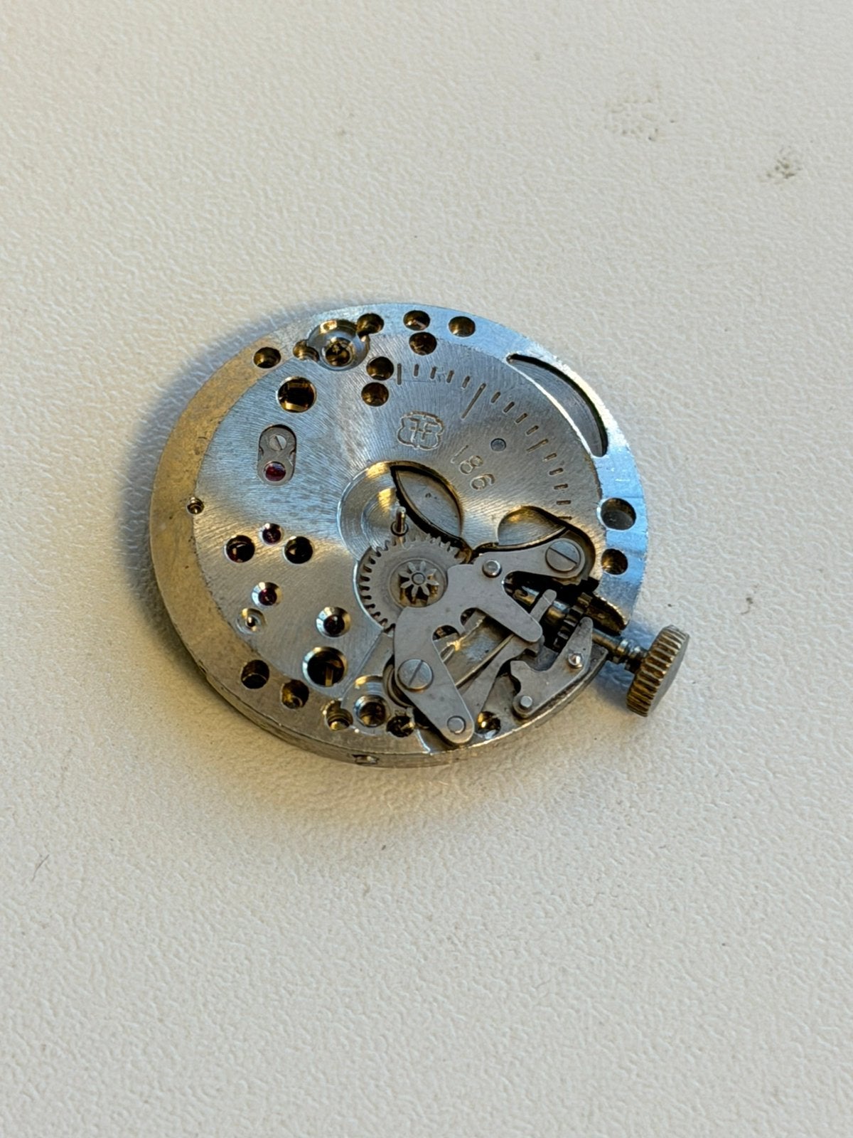 Montre remontage manuel Dominant 17 Jewels calibre 186 Swiss, Enlèvement ou Envoi