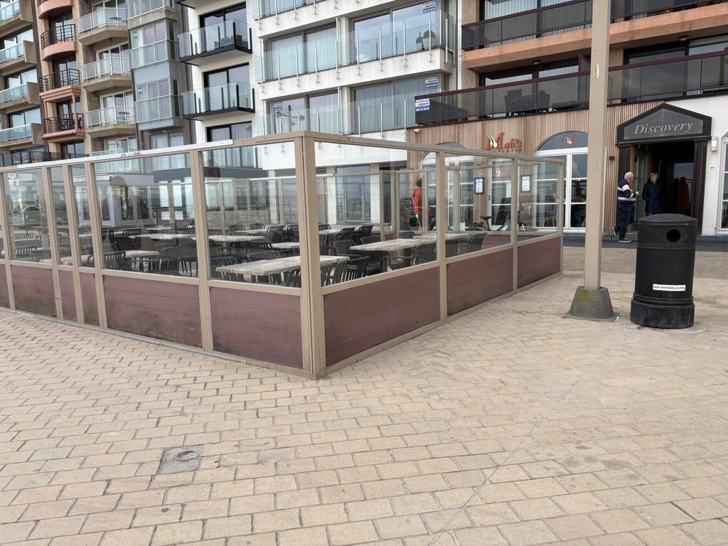 Horeca terras inclusief houten vloer, Enlèvement, Utilisé