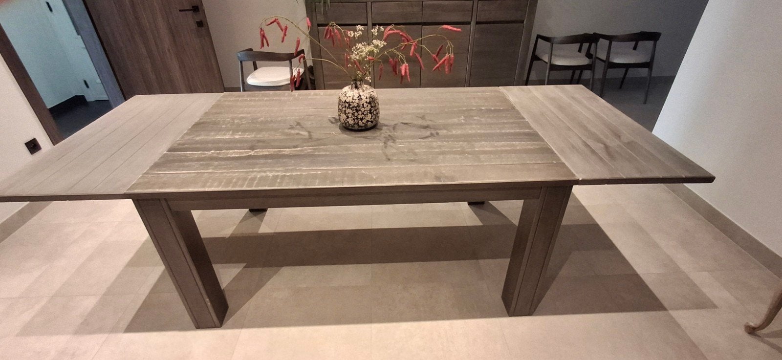 Volledige eetkamer: tafel, dressoir, vitrinekast, salontafel, Huis en Inrichting, Ophalen